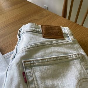 Levi’s Ribcage Jeans